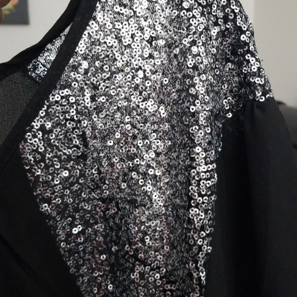 Blouse - Picture 8 of 8